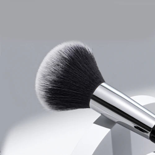STUDIO17 POWDER BRUSH 812